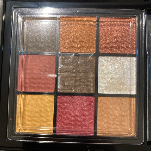 Le 9 De Givenchy Eyeshadow Palette - Picture 10 of 10